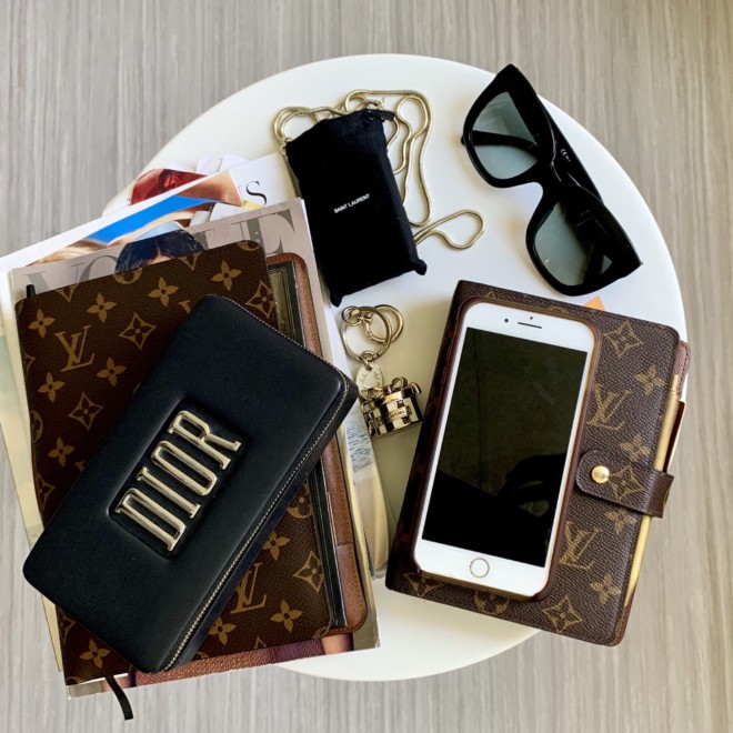 What S In My Bag Daily Essentials Girl Boss Edition Chelsea Catalan